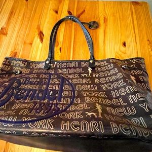 Henri Bendel big tote / handbag / travel bag w/ original dust bag( 20 x 11 x 7 )
